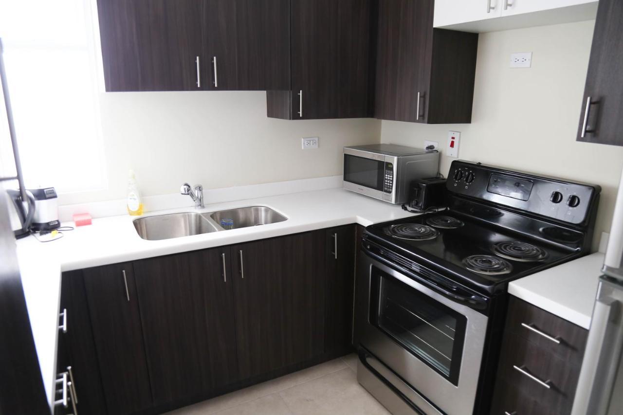New Kingston Luxurious Secure Condo Екстер'єр фото